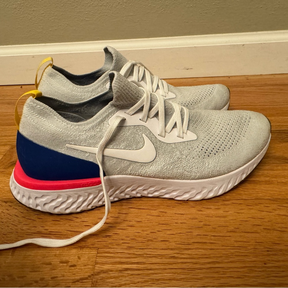 Women’s Nike sneakers